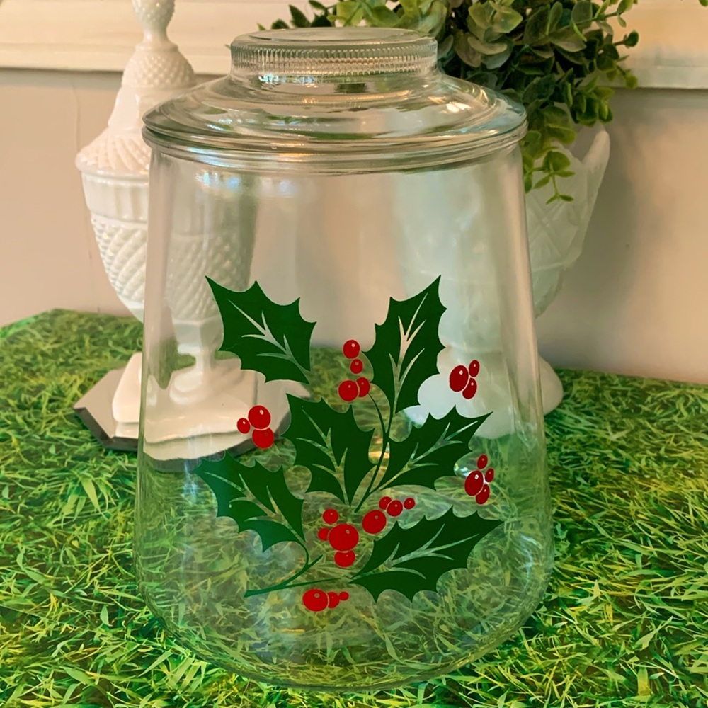 Vintage Bartlett Holly Berry Cookie candy Jar, EUC